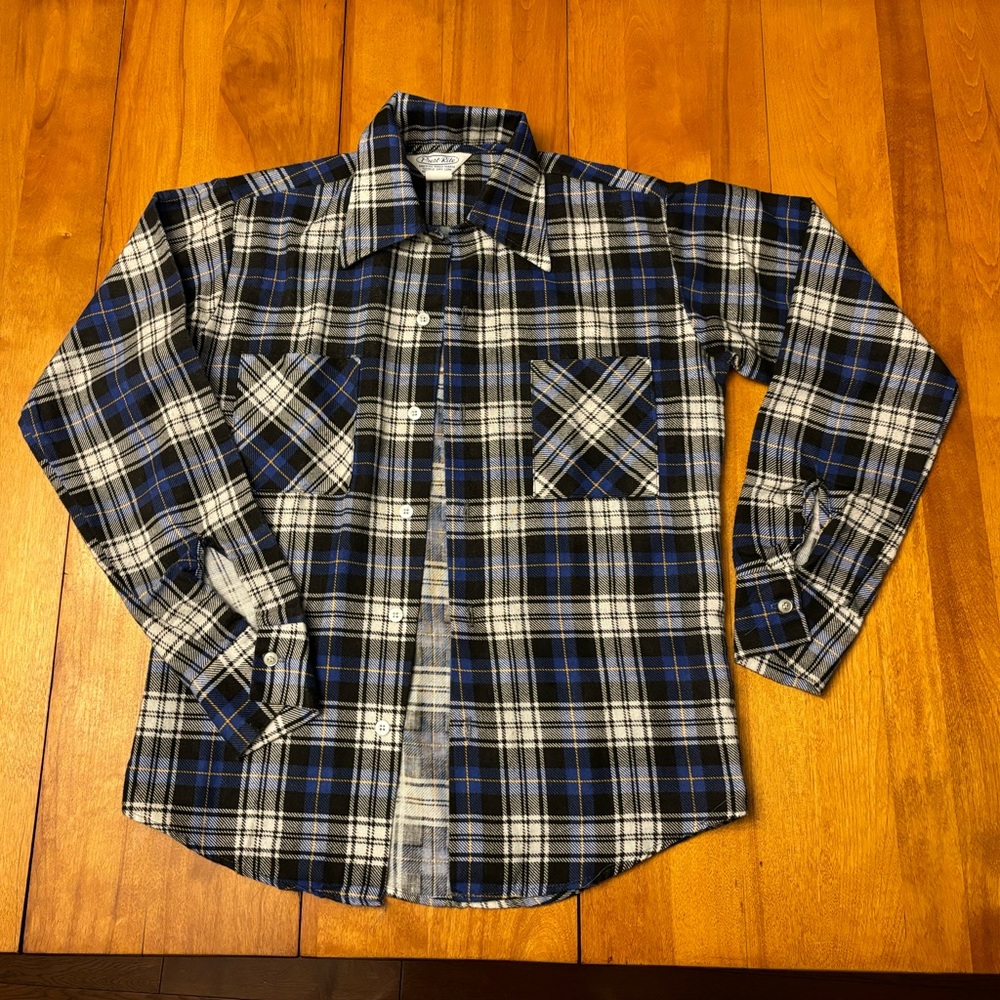 Men’s small flannel button down shirt blue/black/white/yellow Vintage!